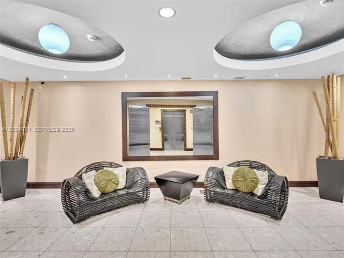 Miami Condo: 253 NE 2nd St cu-2208