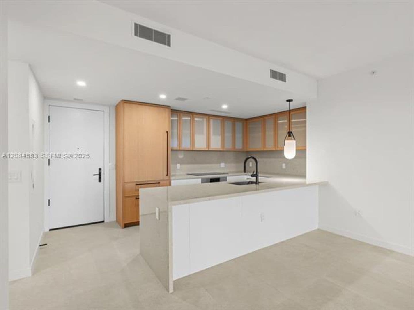Miami Condo: 2200 Brickell Avenue cu-402