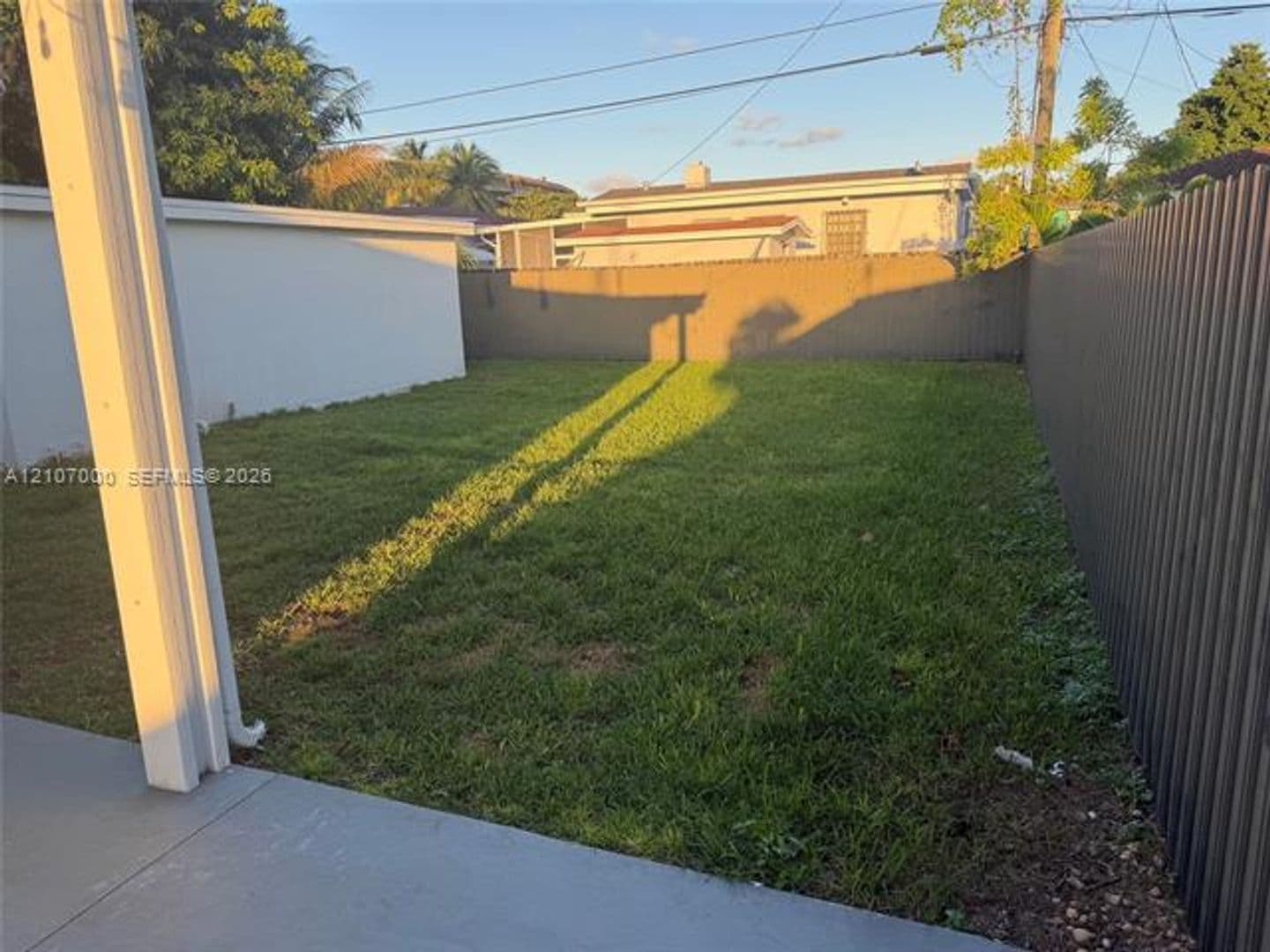 Miami House: 855 NW 17th Pl # 855