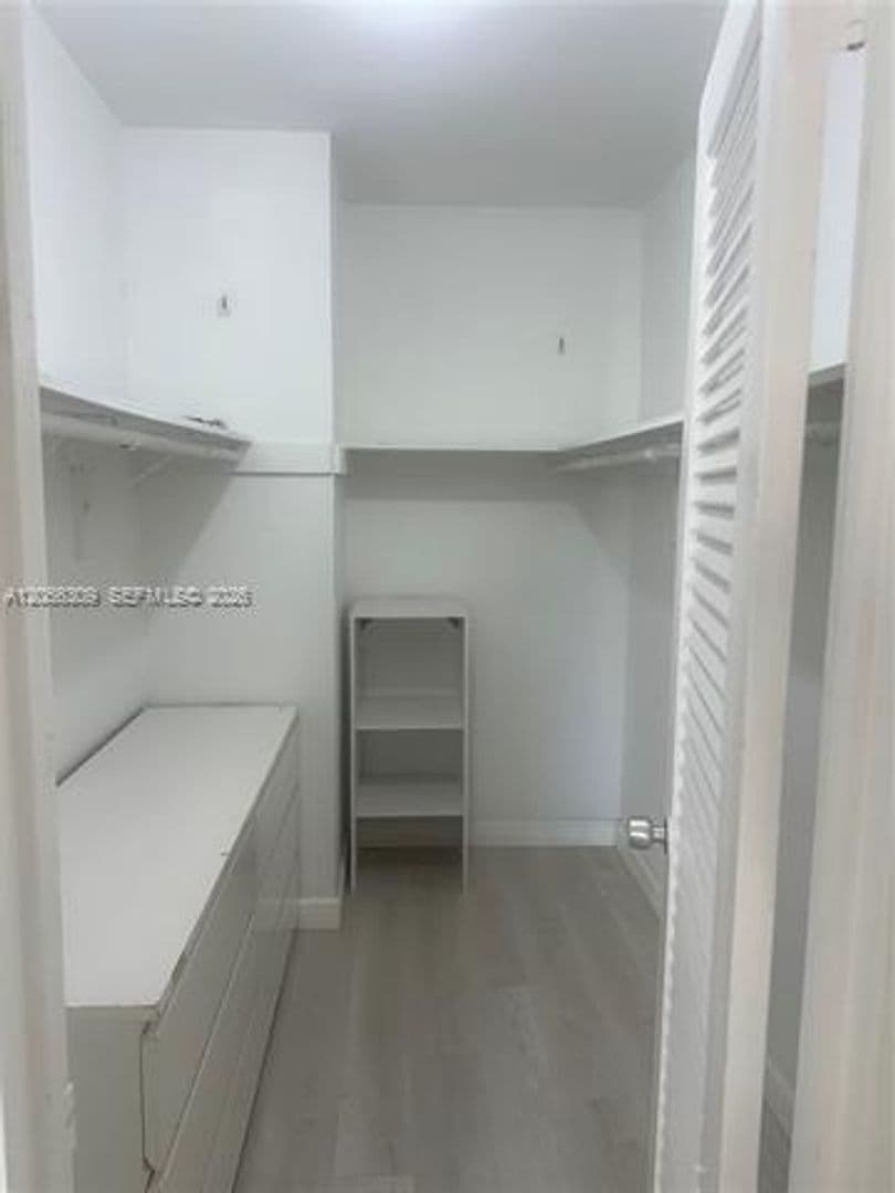 Bal Harbour Condo: 10185 Collins Ave cu-309
