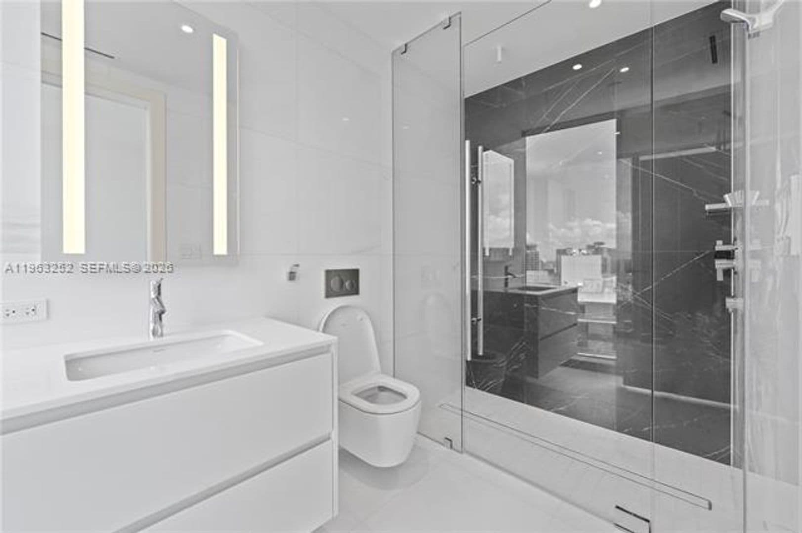 Miami Condo: 300 Biscayne Blvd Way cu-4404