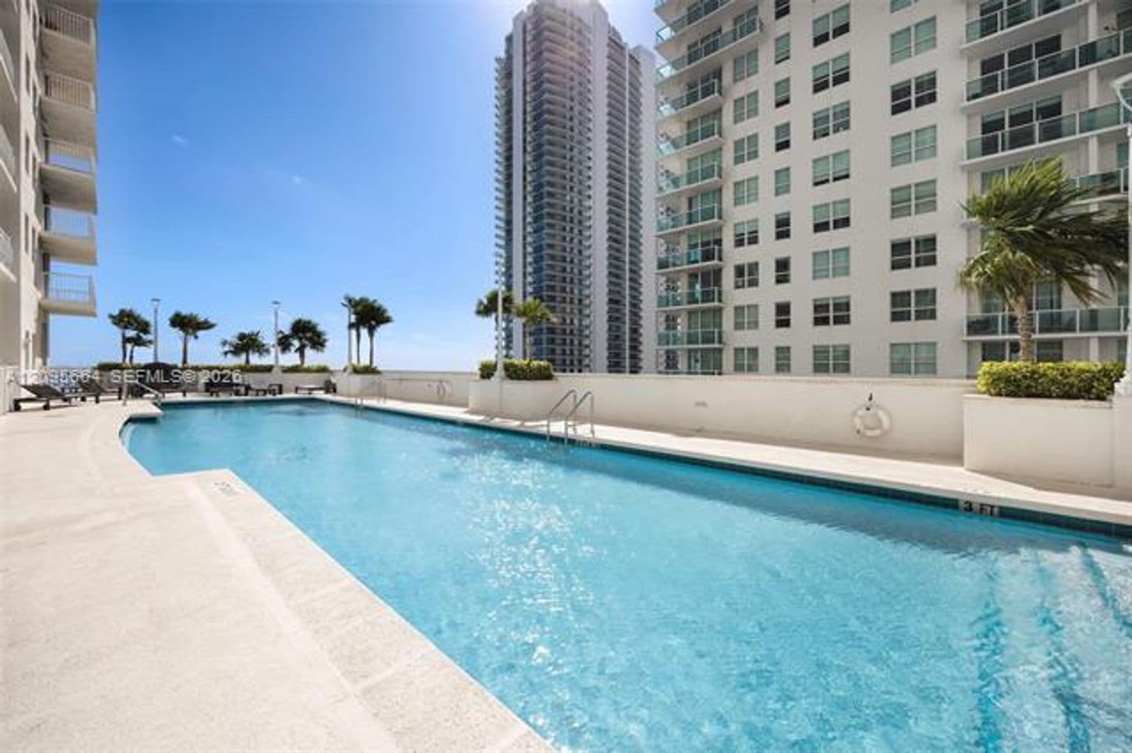 Miami Condo: 1200 Brickell Bay Dr cu-4220