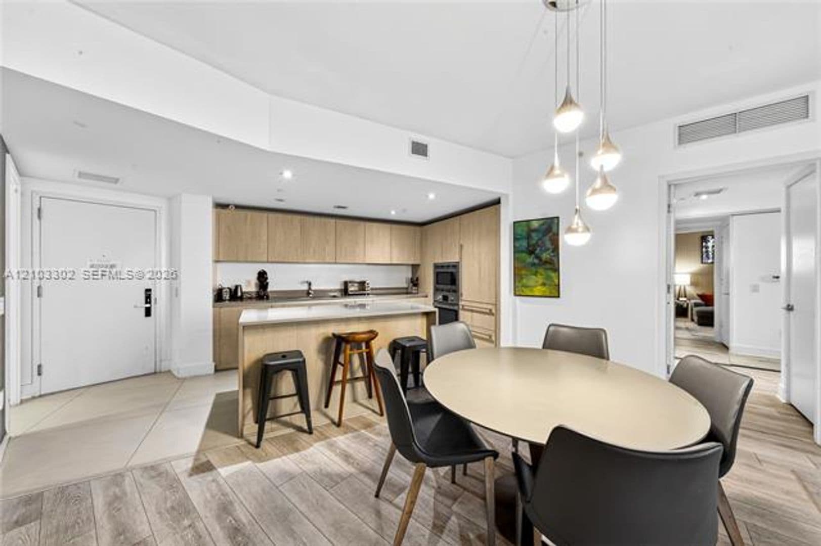 Hollywood Condo: 4111 S Ocean Dr cu-3703