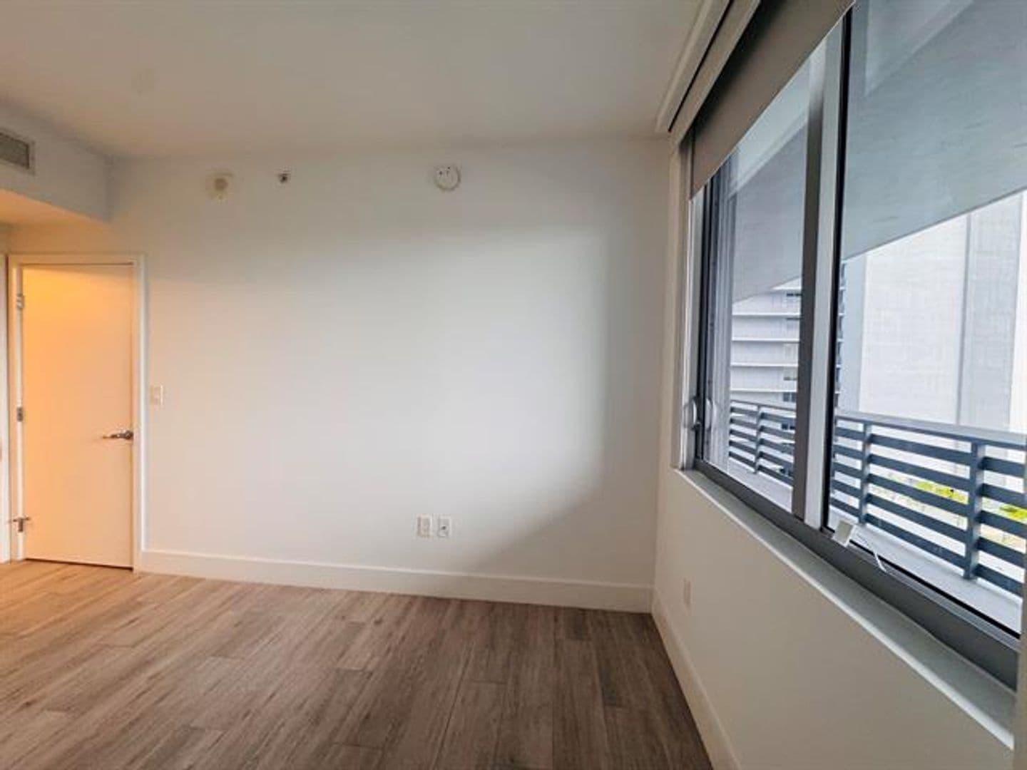North Miami Beach Condo: 16385 Biscayne Blvd cu-1204