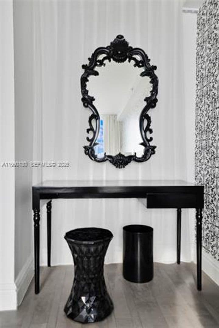 Miami Beach Condo: 1100 West Avenue cu-514