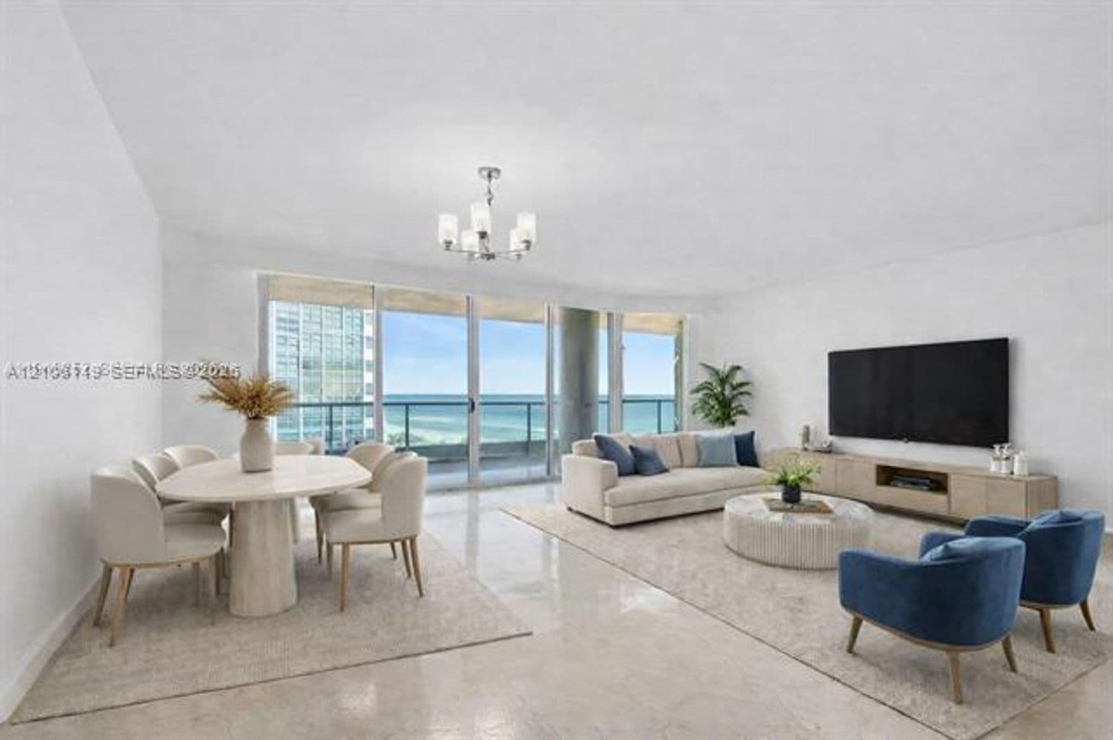 Miami Beach Condo: 5025 Collins Ave cu-903