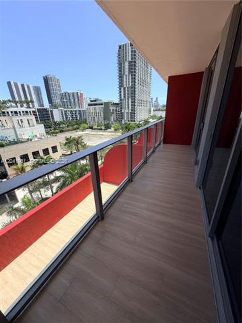 Miami Condo: 90 NE 32nd St cu-702