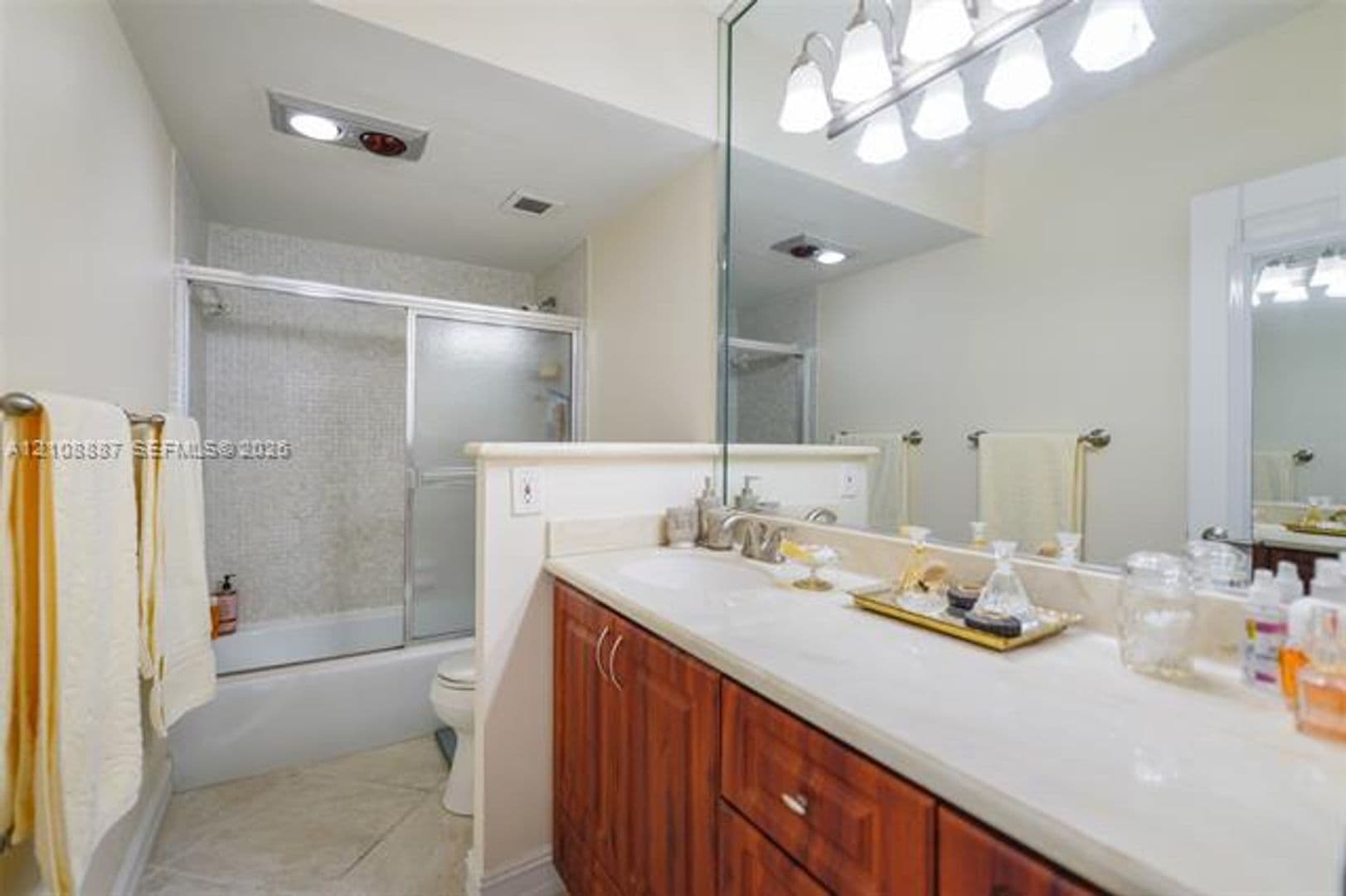 Hallandale Beach Condo: 1950 S Ocean Dr cu-18Q