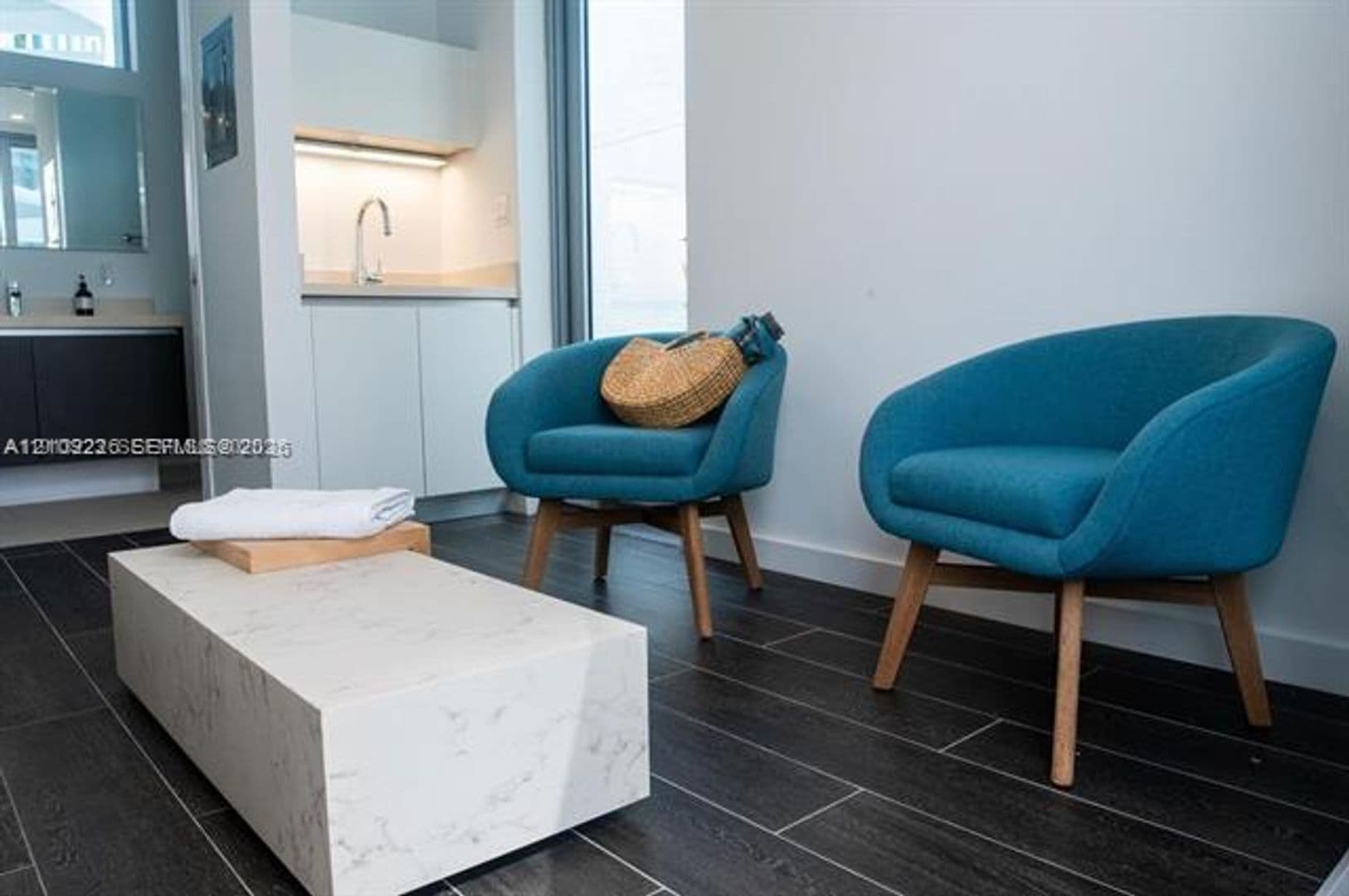 Miami Condo: 851 NE 1st Ave cu-1811