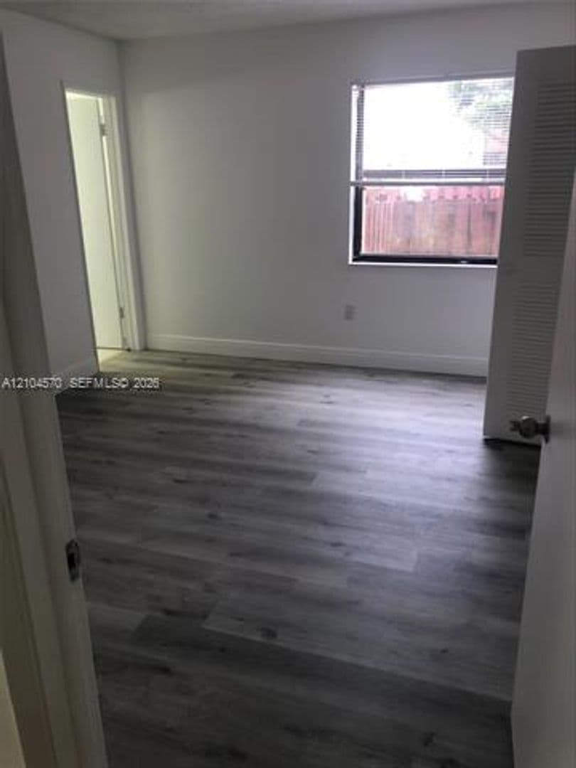 Miami Condo: 341 W Park Dr cu-106-15