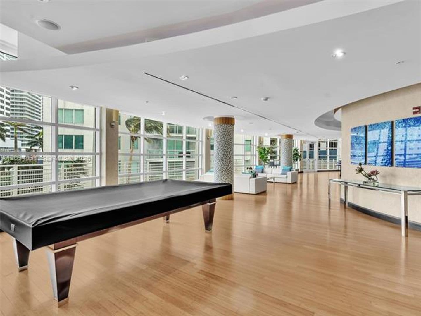 Miami Condo: 253 NE 2nd St cu-2208