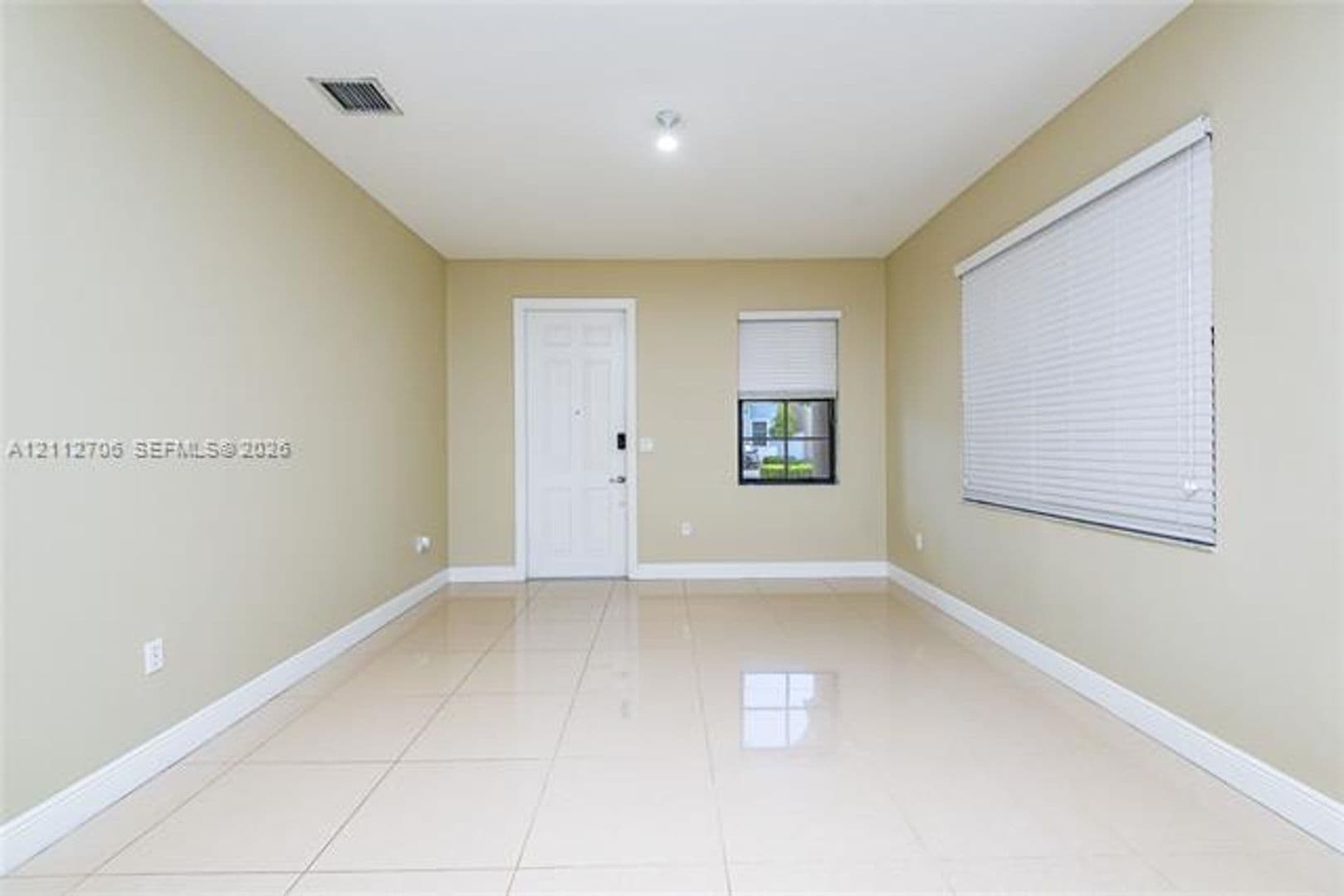 Miami House: 804 NE 191st St # 804