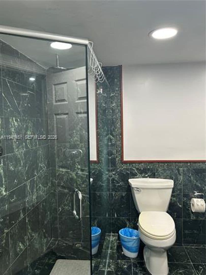 Hollywood Condo: 4001 S Ocean Dr cu-PH11