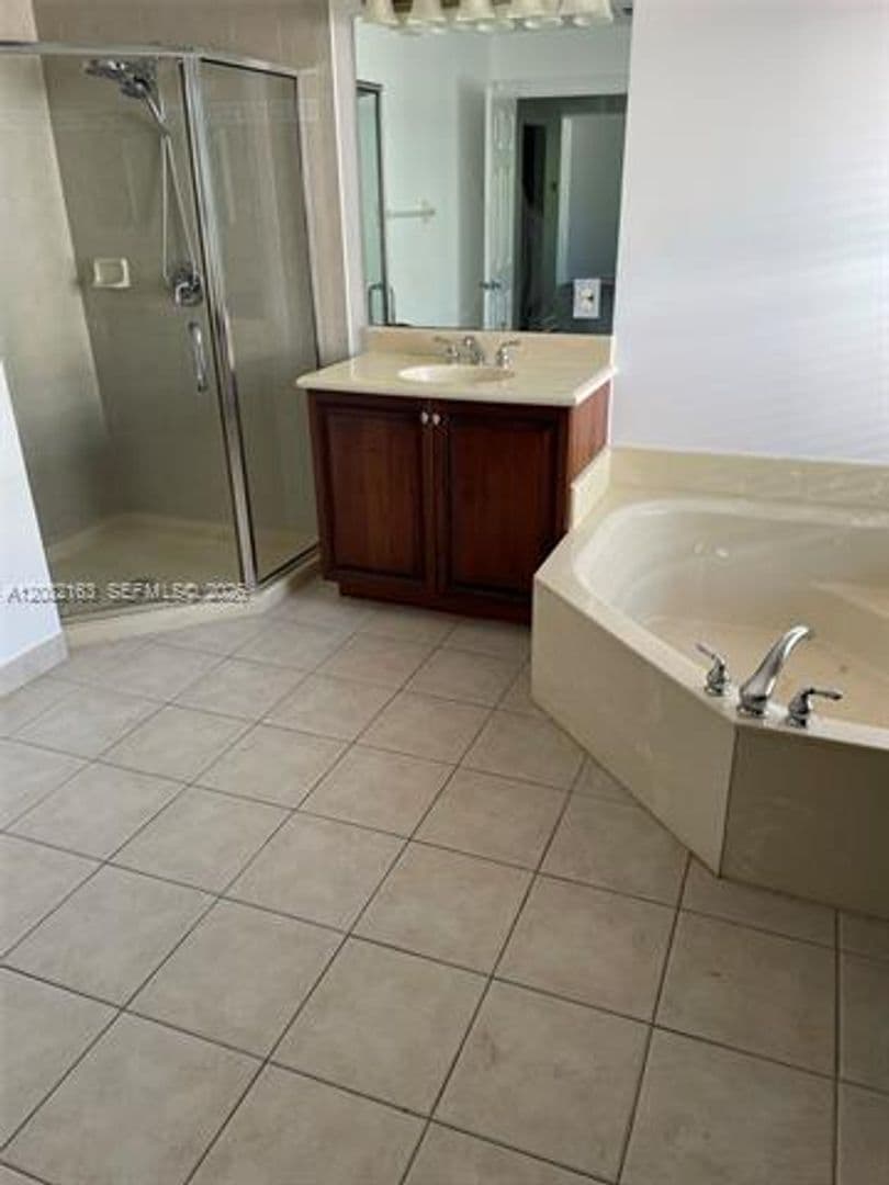 Miramar House: 17404 SW 47th Ct # 17404