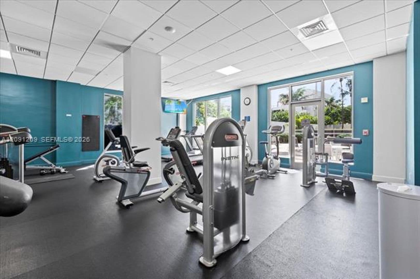 Hollywood Condo: 4001 S Ocean Dr cu-10R