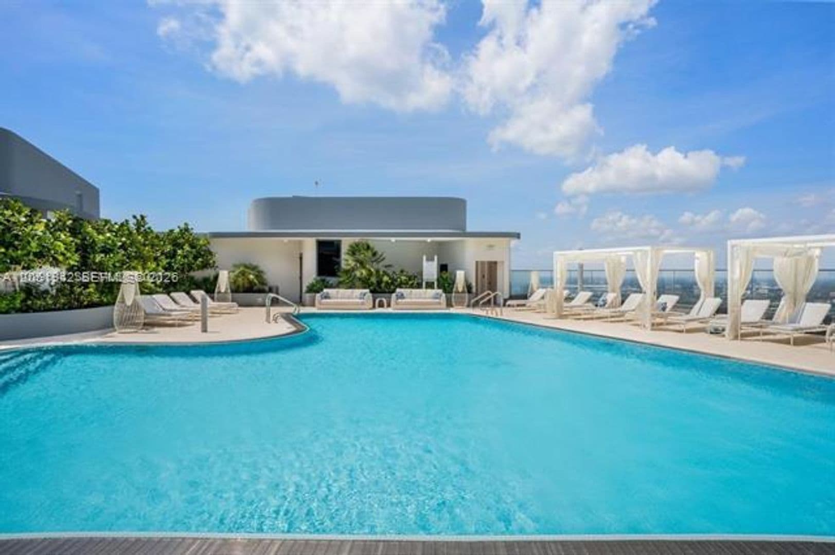 Miami Condo: 1000 Brickell Plz cu-2110