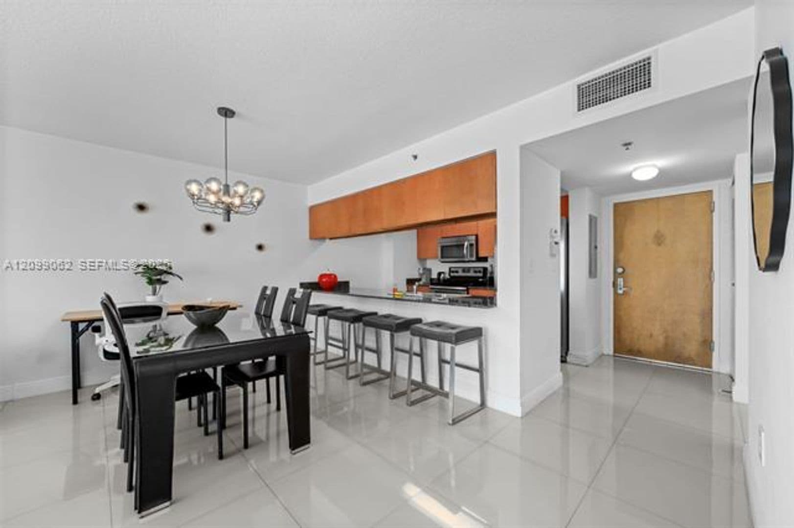 Miami Condo: 1200 Brickell Bay Dr cu-3908