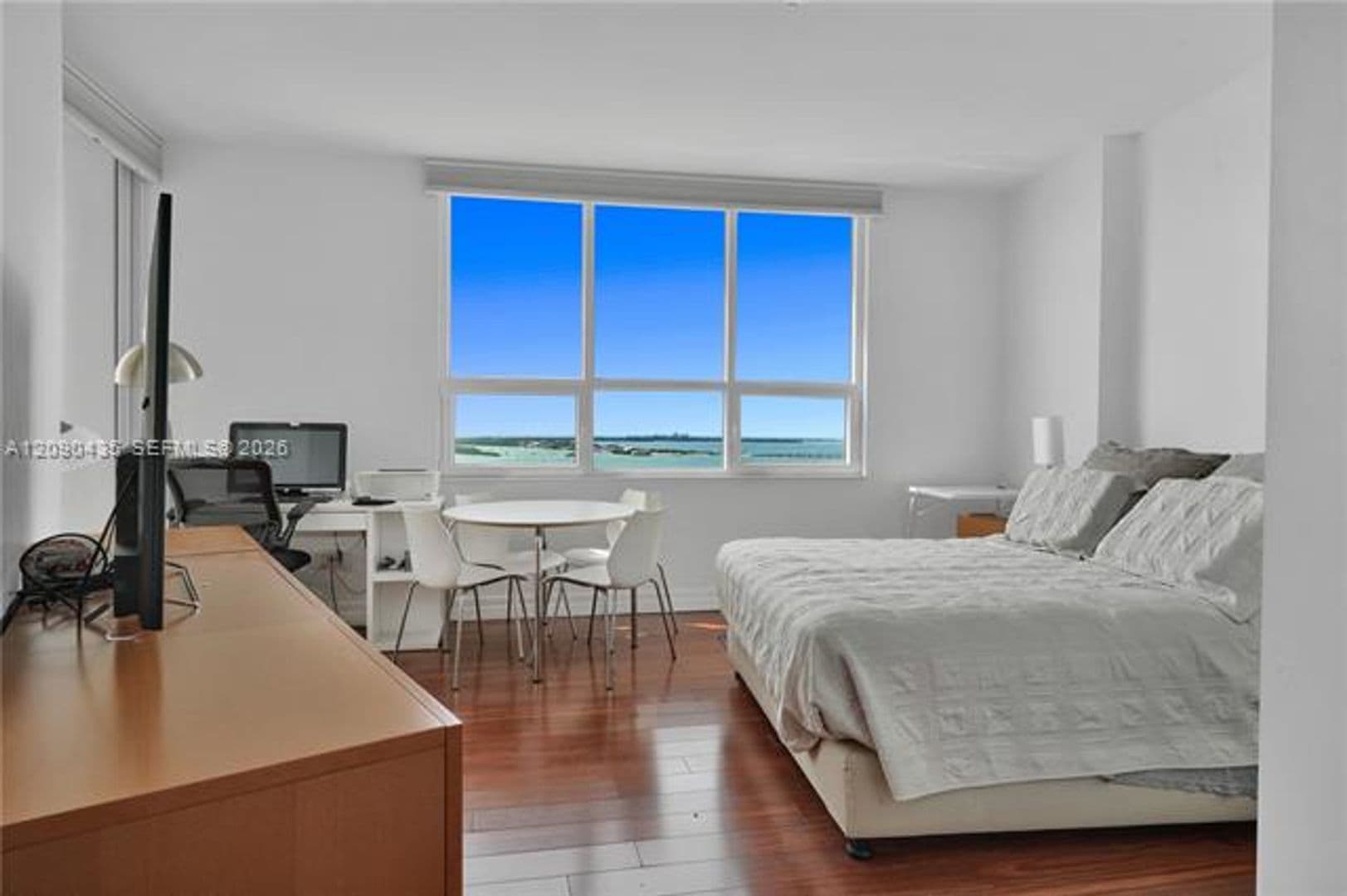 Miami Condo: 808 Brickell Key Dr cu-2506