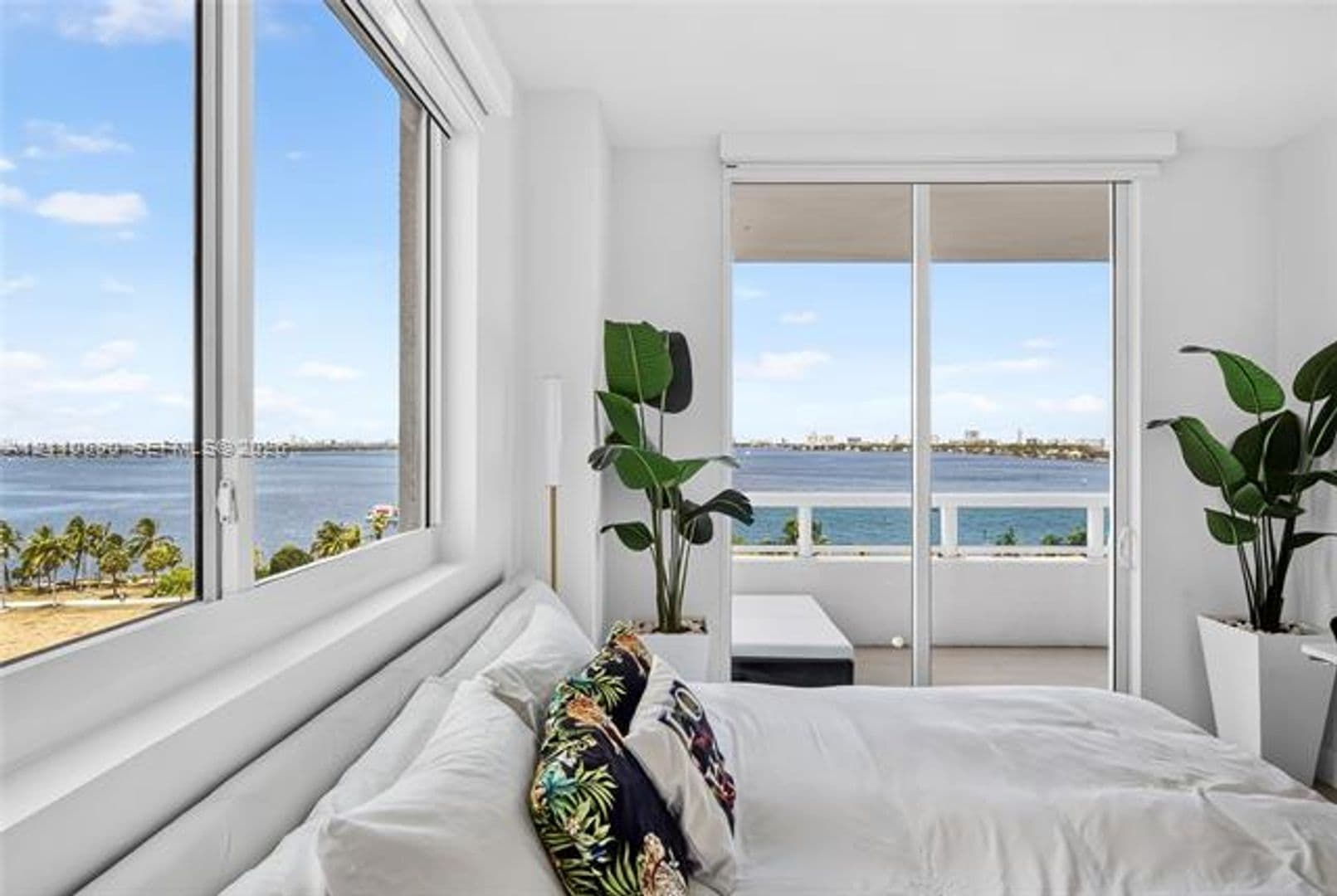 Miami Condo: 1800 N Bayshore Dr cu-809