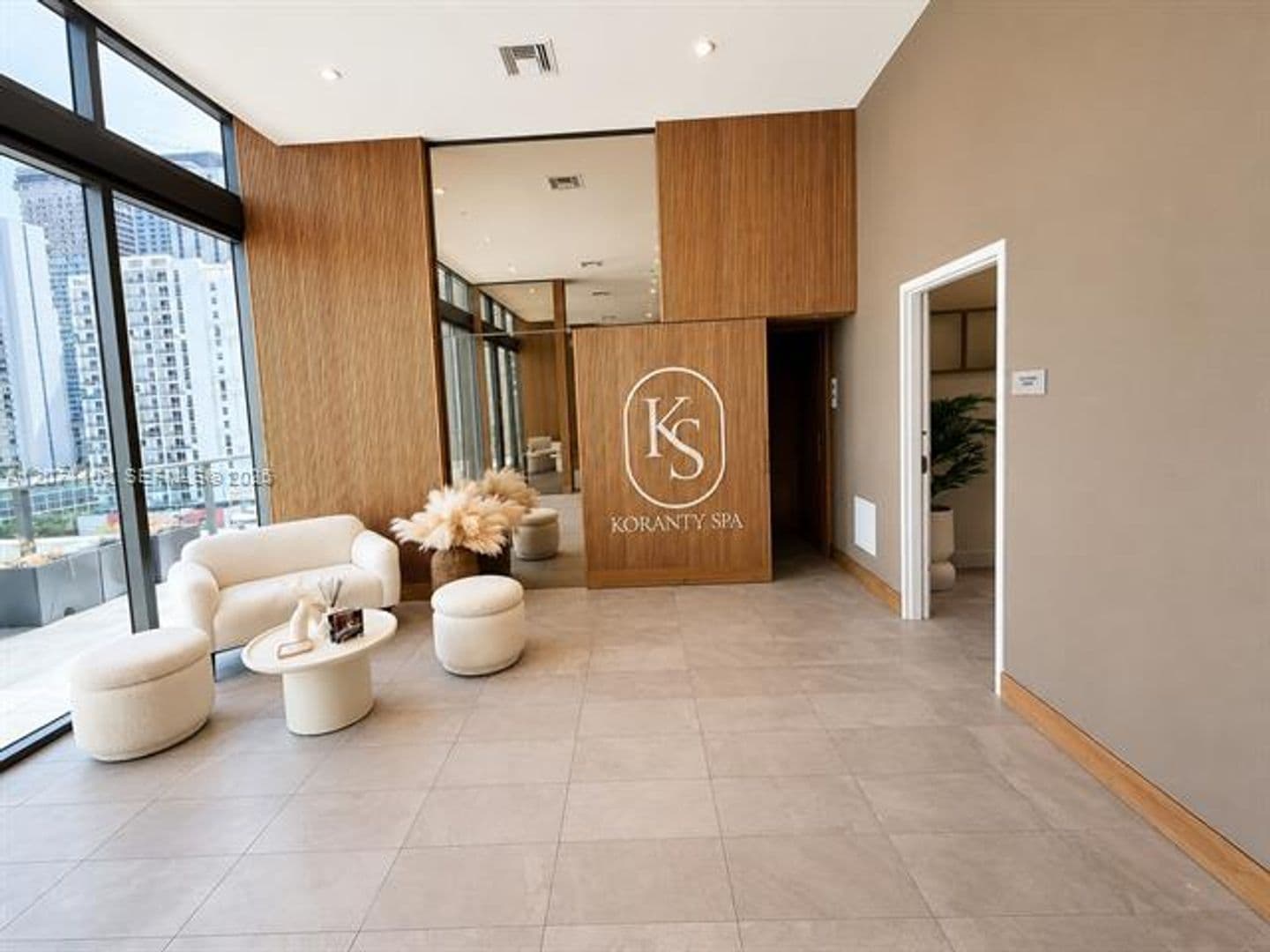 Miami Condo: 239 SW 9th St cu-1504