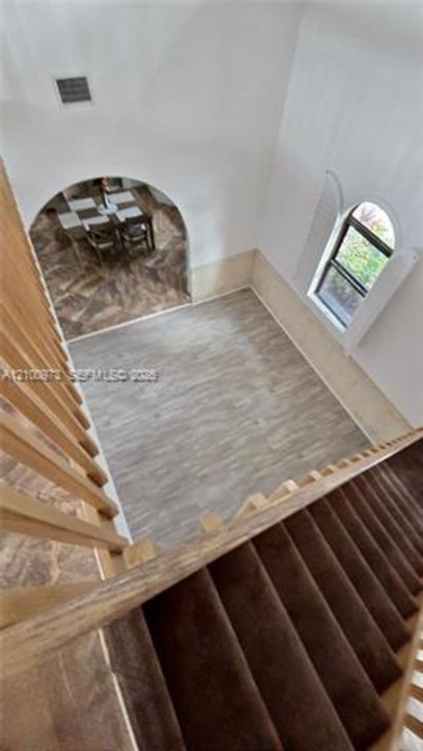 Hollywood House: 741 Tyler St # 741