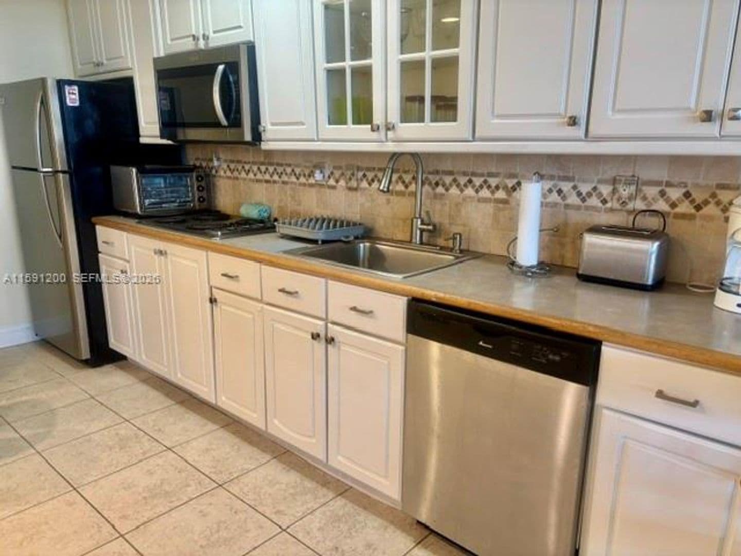Miami Beach Condo: 100 Lincoln Rd cu-1434