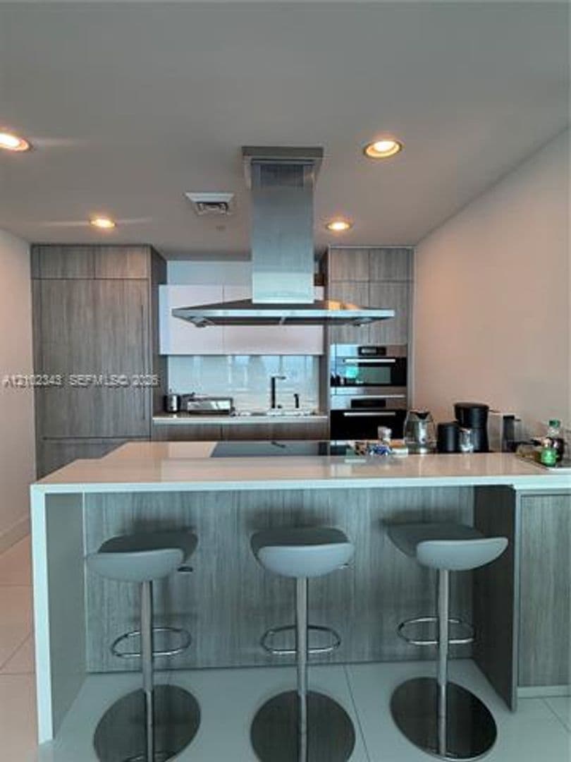 Key Biscayne Condo: 350 Ocean Dr cu-704N