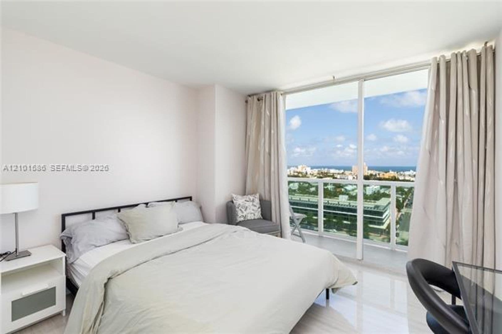 Miami Beach Condo: 650 West Ave cu-1708