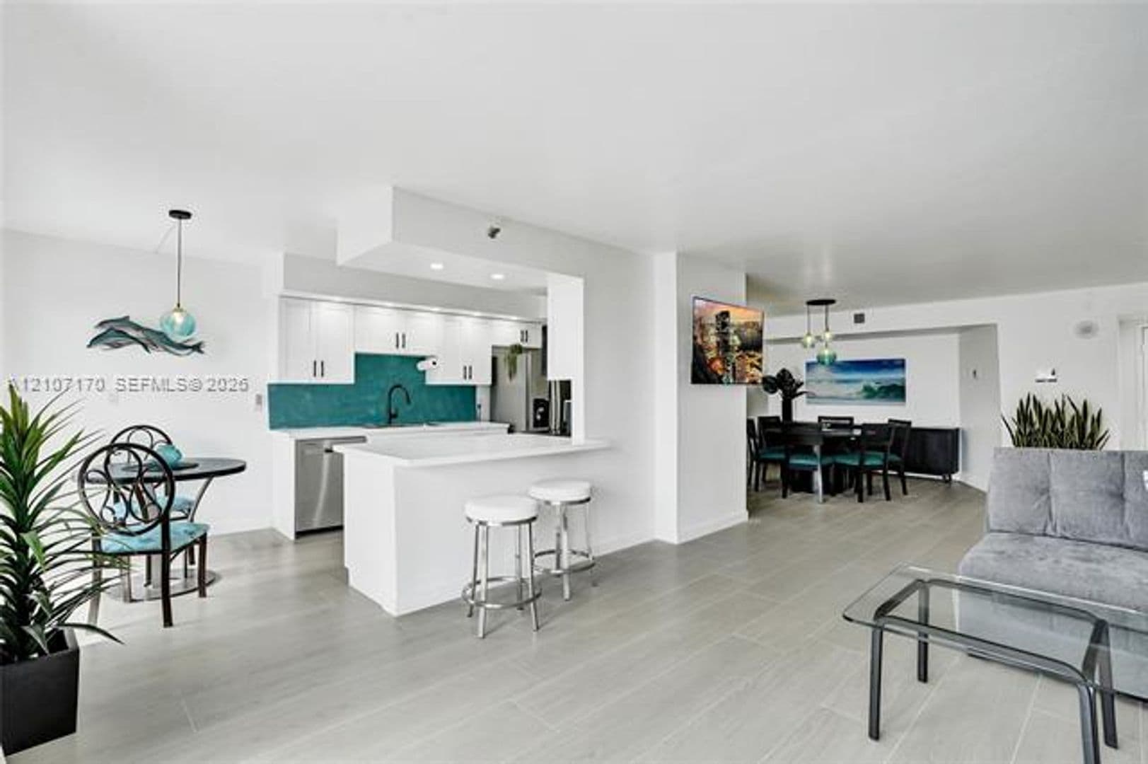Hollywood Condo: 1201 S Ocean Dr cu-908S