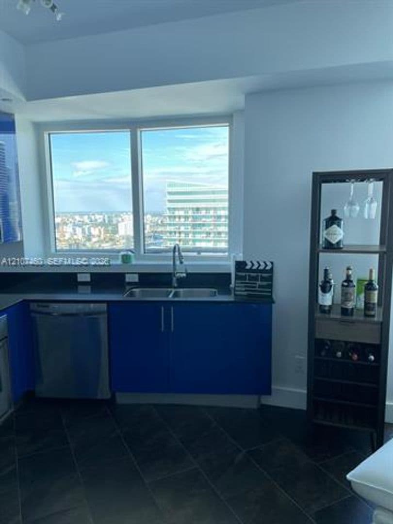 Miami Condo: 60 SW 13th St cu-3426