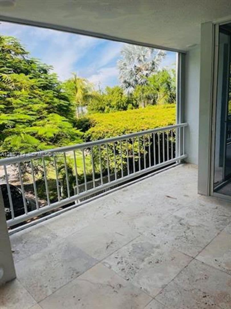 Key Biscayne House: 241 Harbor Dr # 241