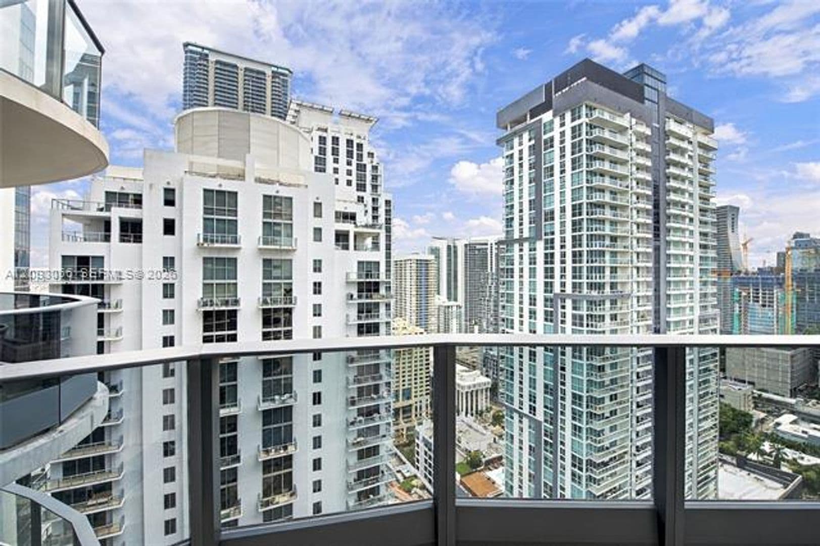 Miami Condo: 1000 Brickell Plz cu-3401