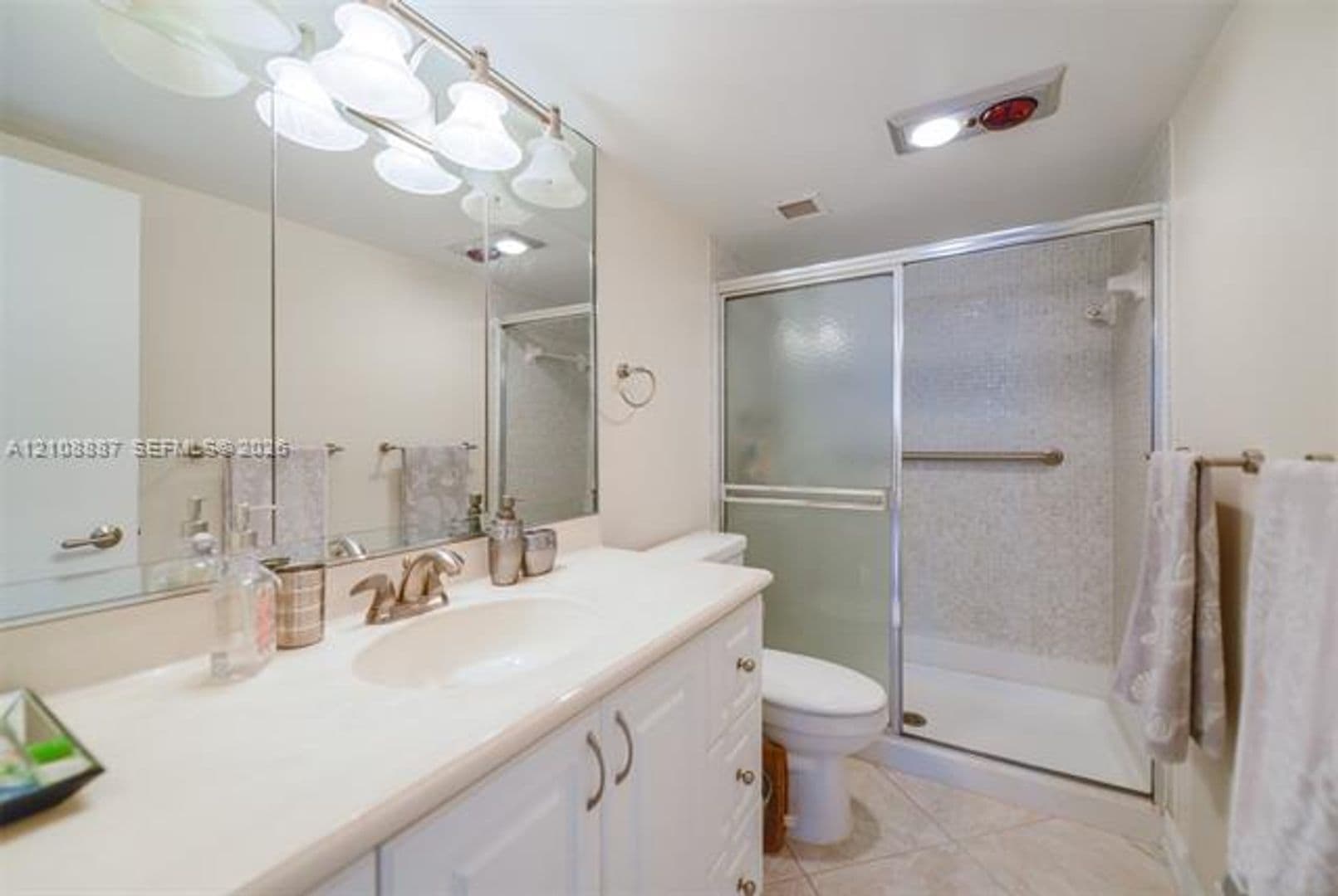 Hallandale Beach Condo: 1950 S Ocean Dr cu-18Q