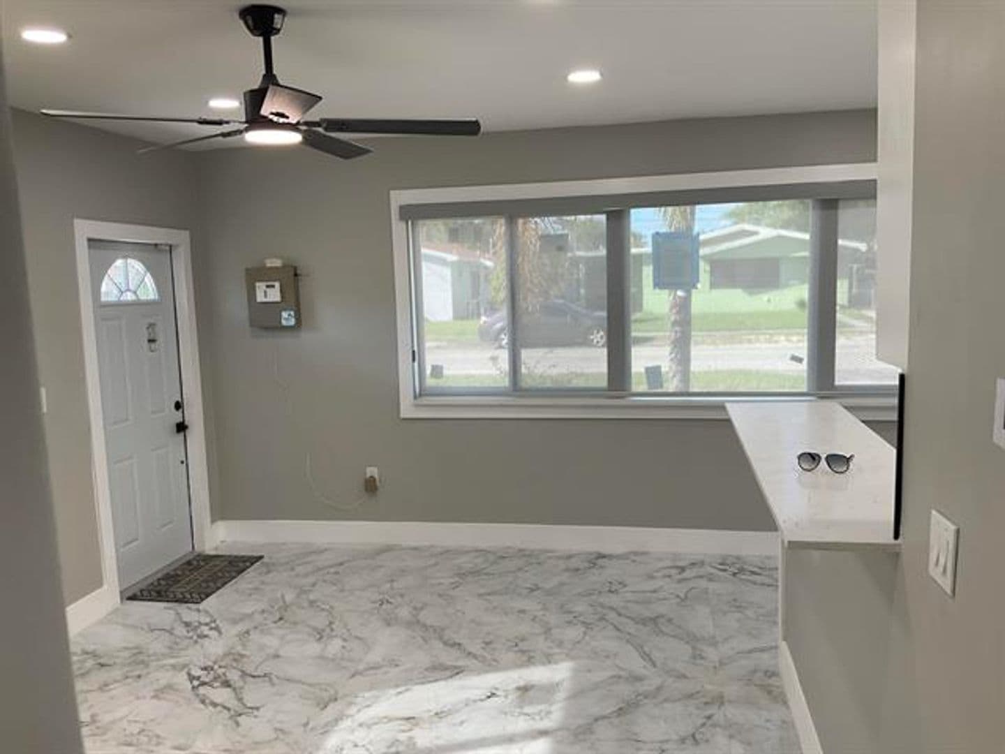 Hollywood House: 5540 Mayo St # 5540
