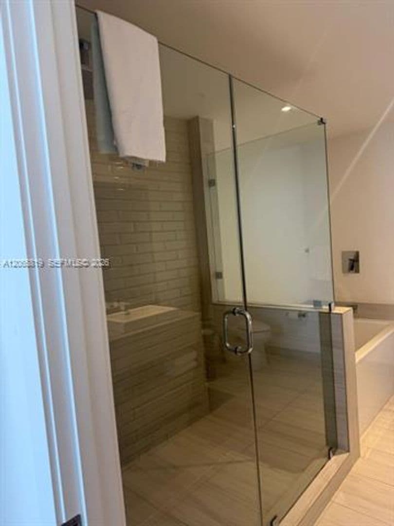 Hollywood Condo: 4010 S Ocean Dr cu-T3507