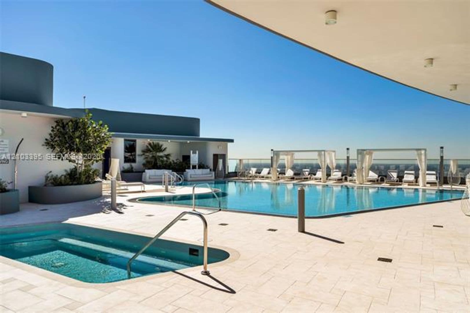 Miami Condo: 1000 Brickell Plz cu-3110