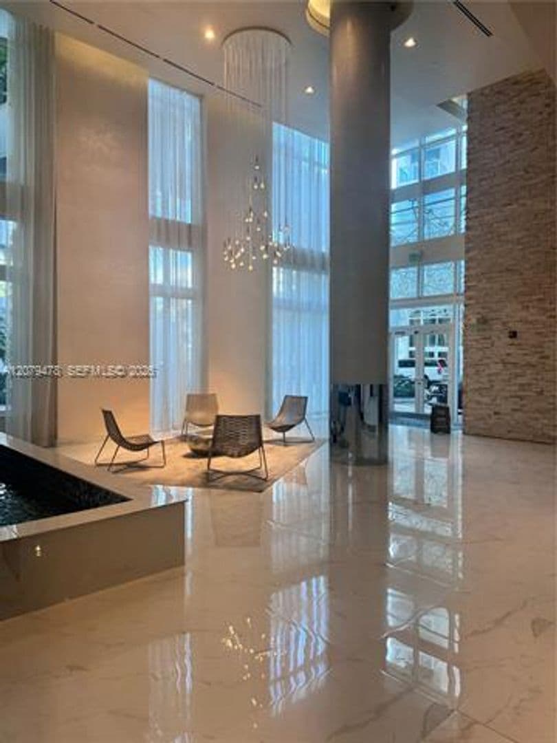 Miami Condo: 41 SE 5th St cu-2405