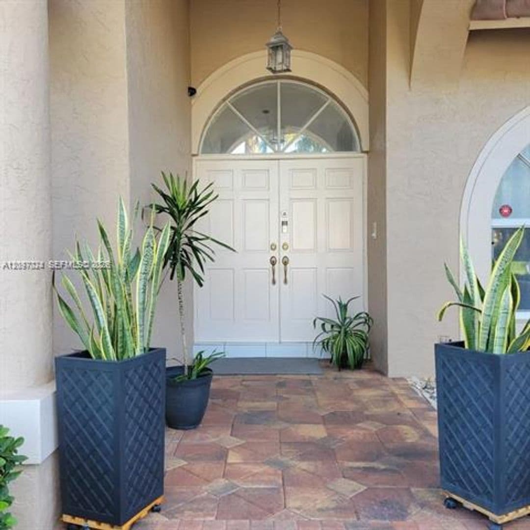 Plantation House: 531 NW 108th Ave # 531