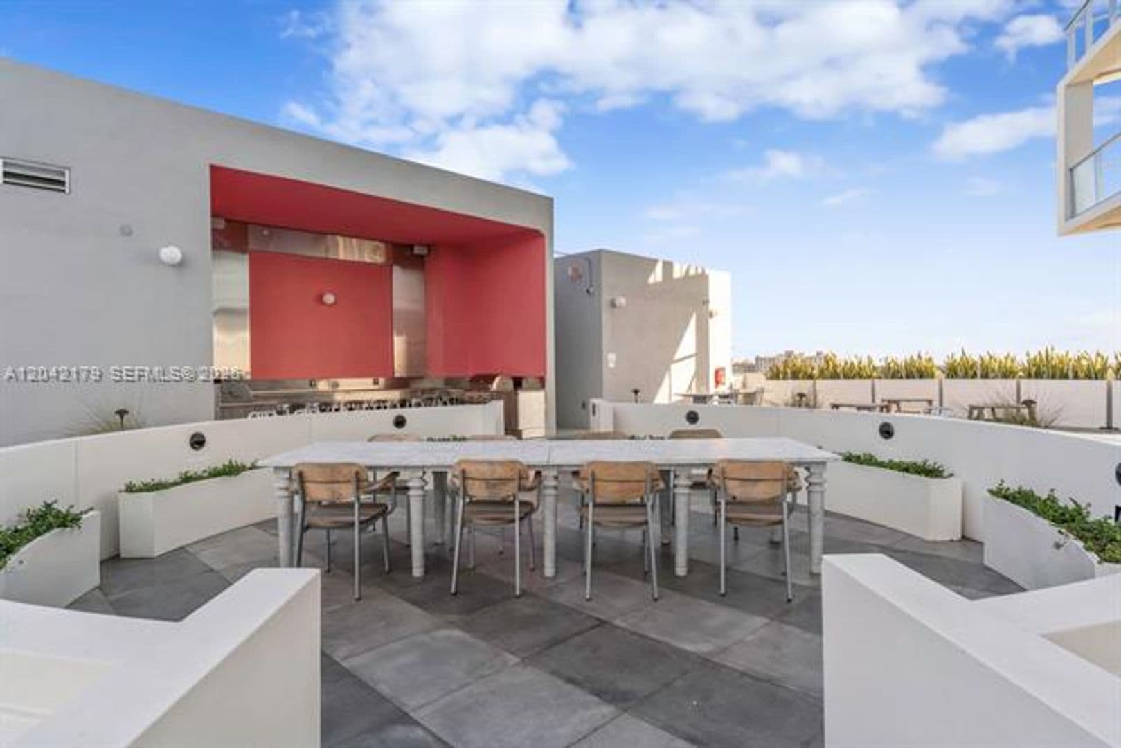 Sunrise Condo: 2000 Metropica Way cu-616