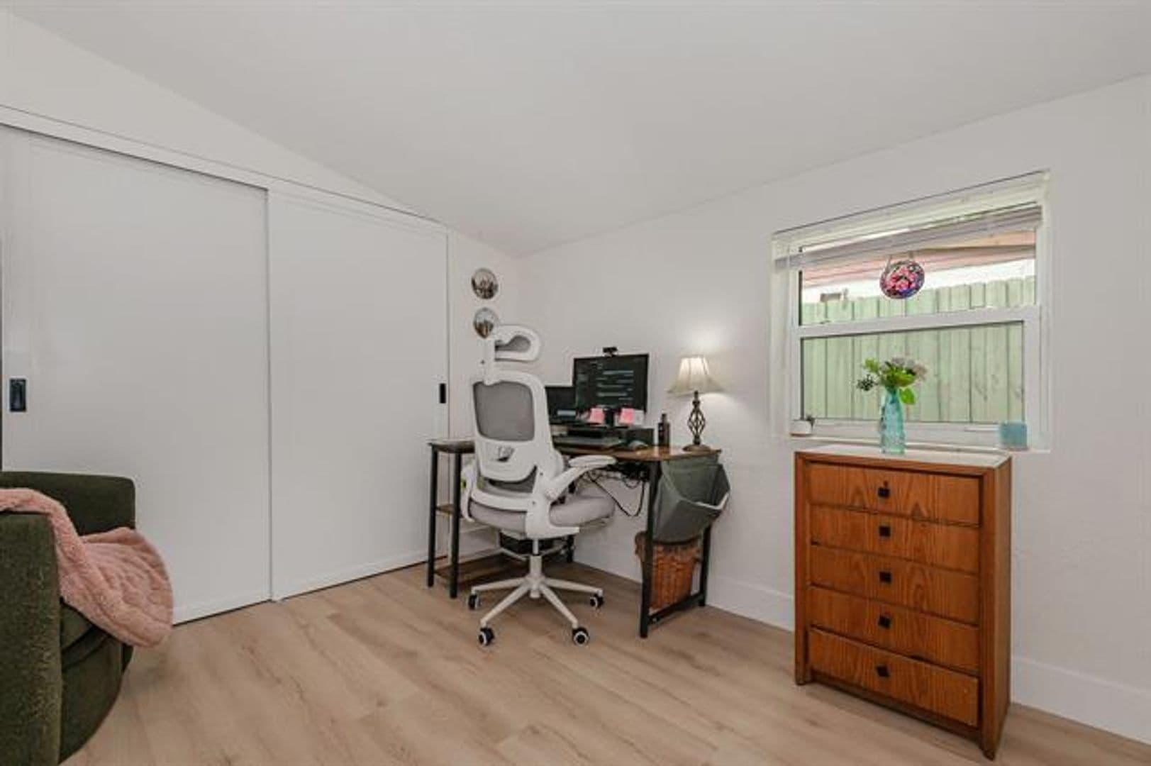 Hollywood House: 5631 Freedom St # 5631