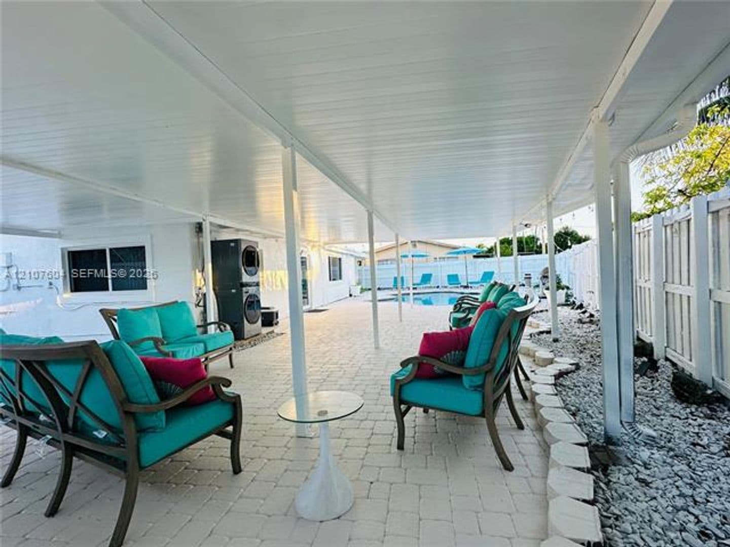 Hollywood House: 120 S 56th Ave # 120