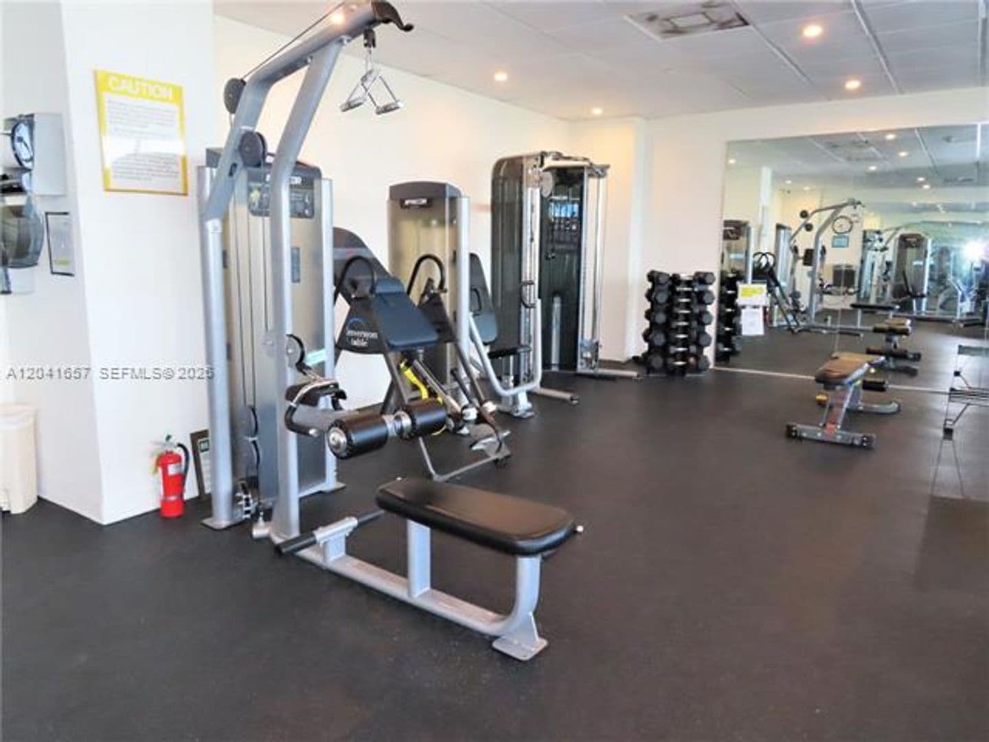 Miami Beach Condo: 5701 Collins Ave cu-619