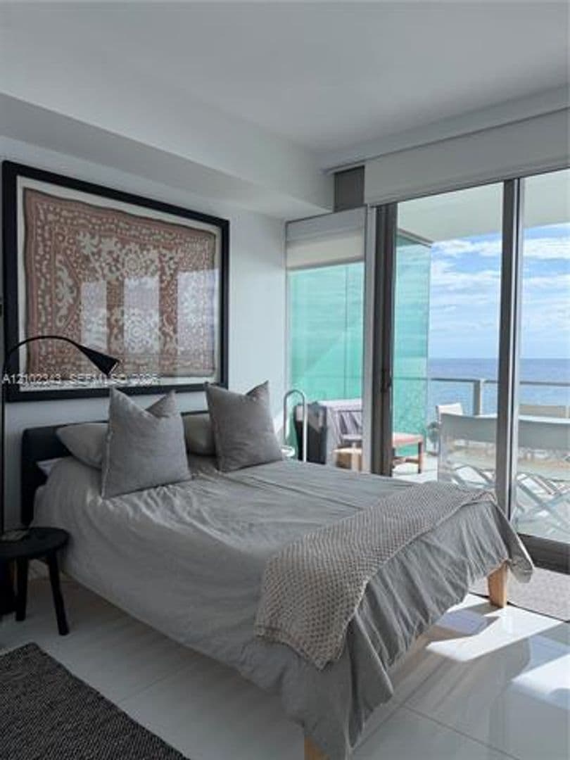 Key Biscayne Condo: 350 Ocean Dr cu-704N