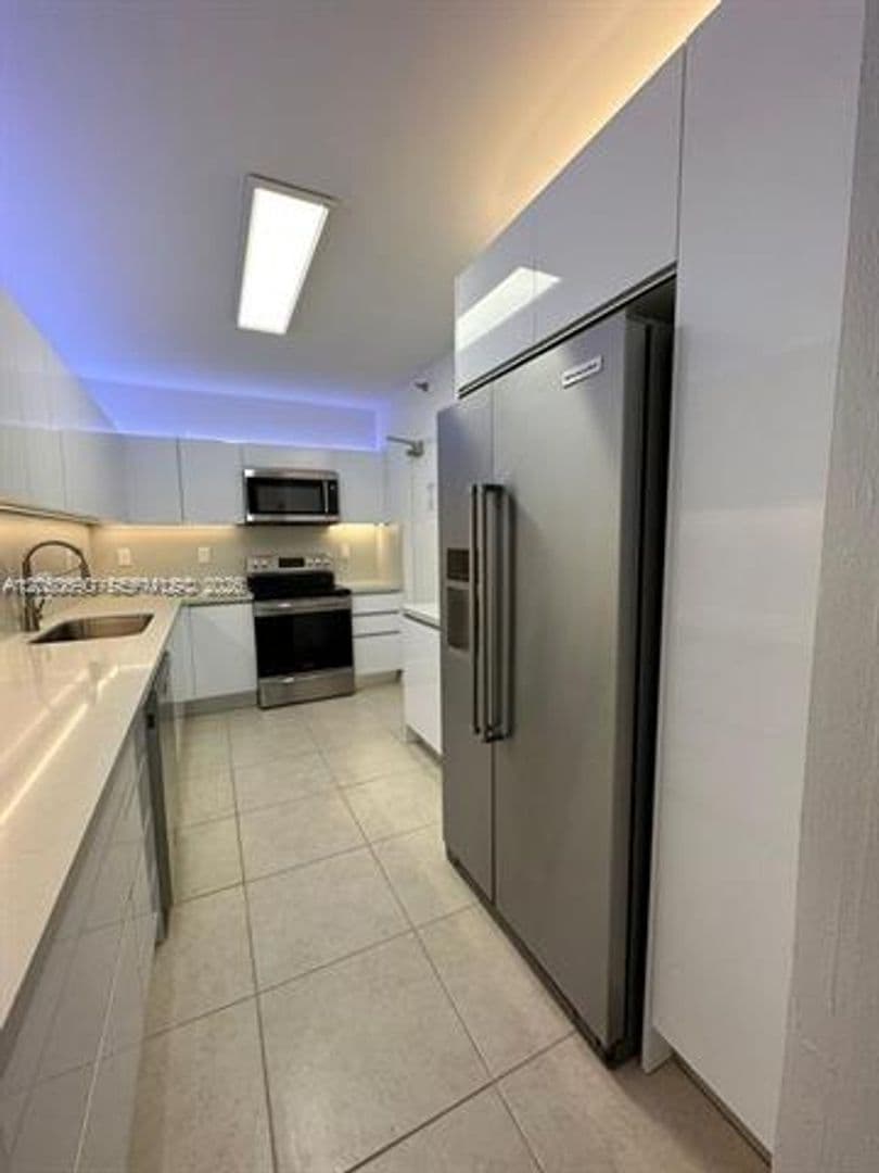 Bal Harbour Condo: 10185 Collins Ave cu-1103
