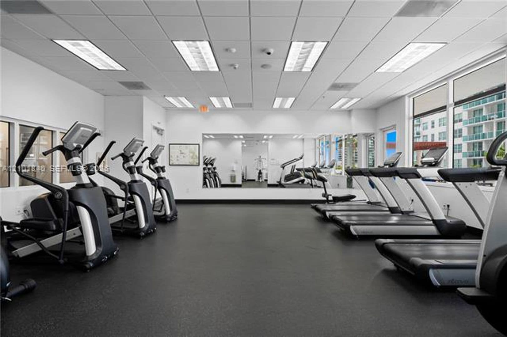 Miami Condo: 1200 Brickell Bay Dr cu-1907