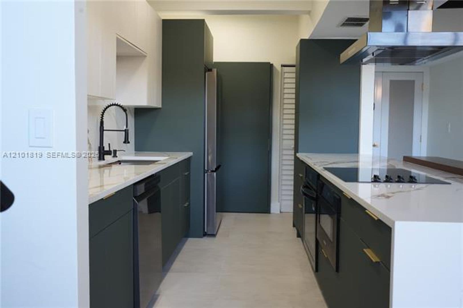 Plantation Townhome: 701 E Coco Plum Cir th 8