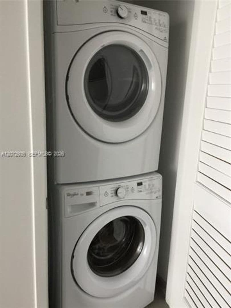 Miami Condo: 68 SE 6th St cu-1207