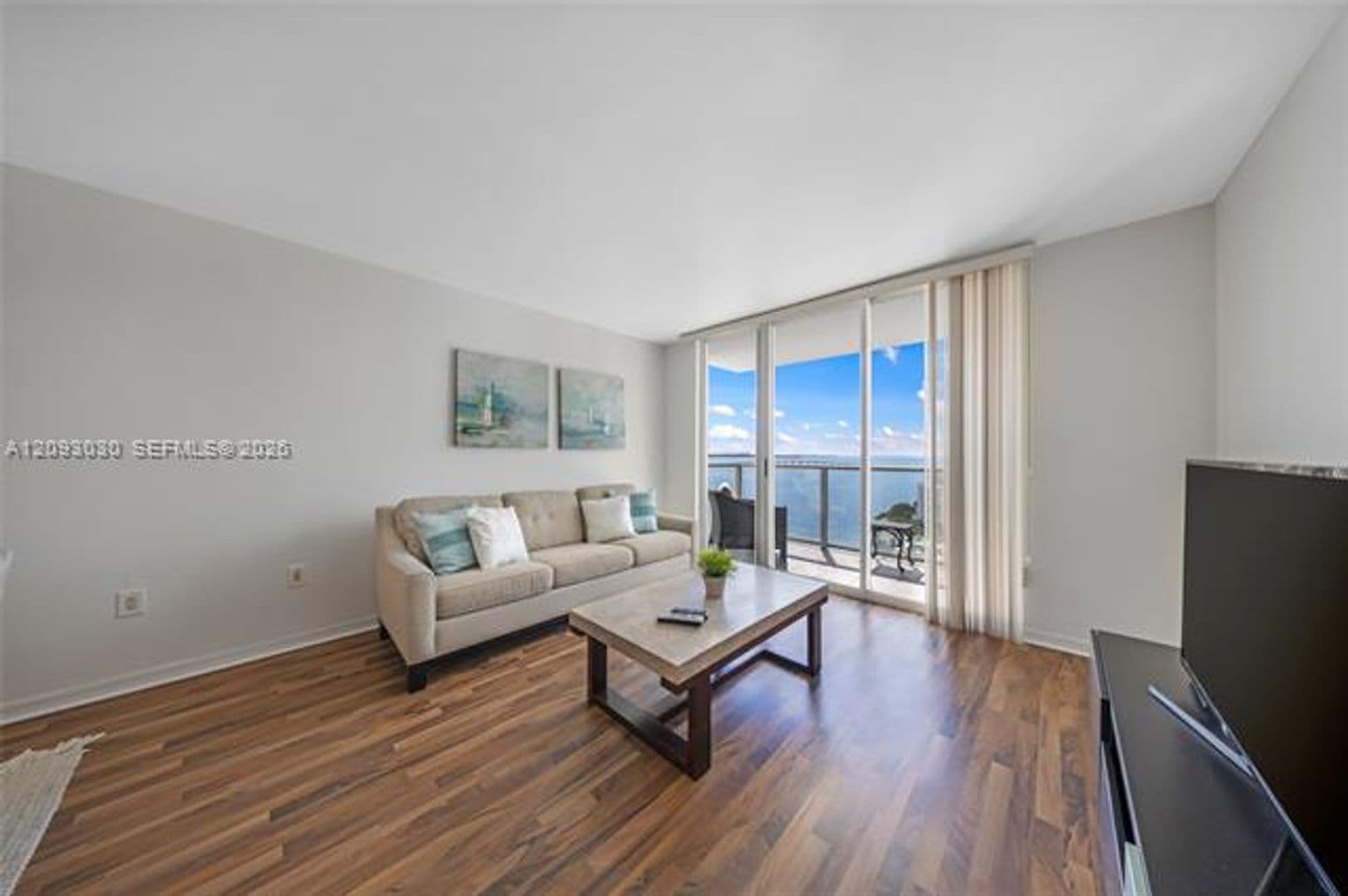 Miami Condo: 1155 Brickell Bay Dr cu-2207