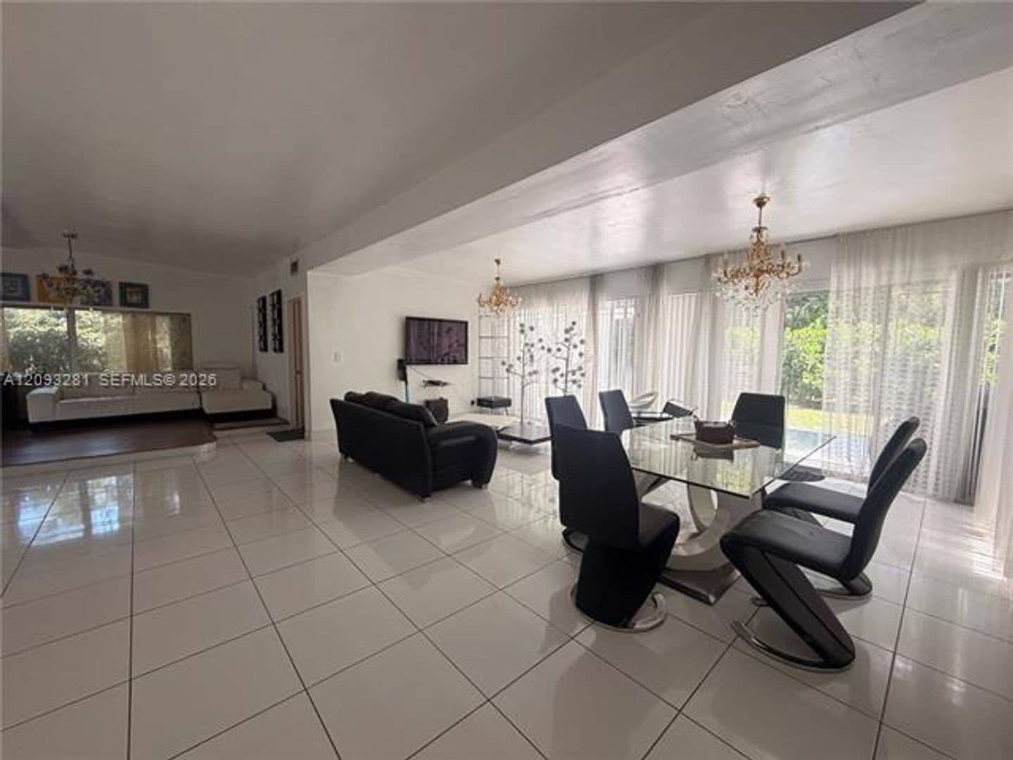 North Miami Beach House: 19091 NE 20th Ct # 19091