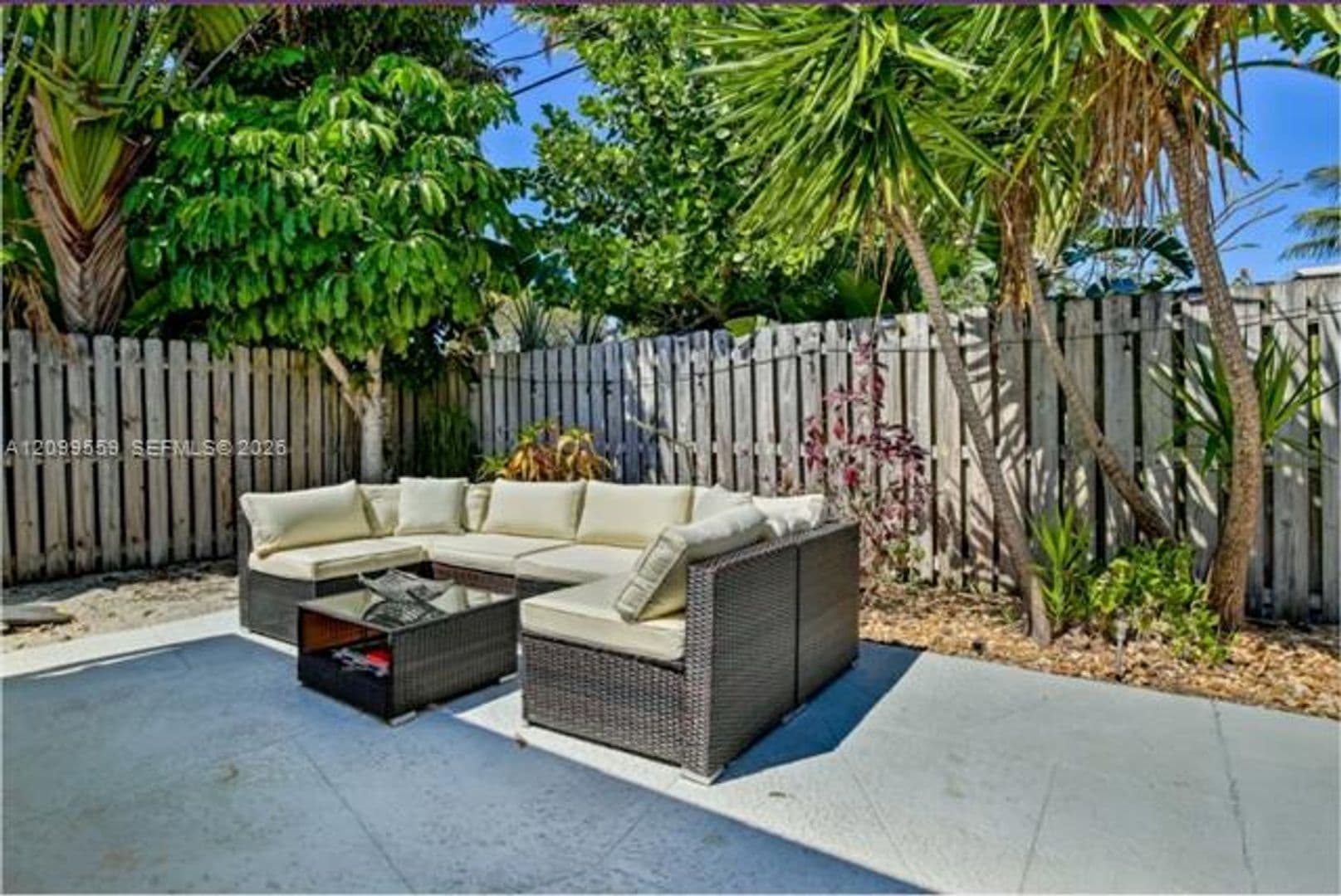 Wilton Manors House: 1909 NE 26th Dr # 0